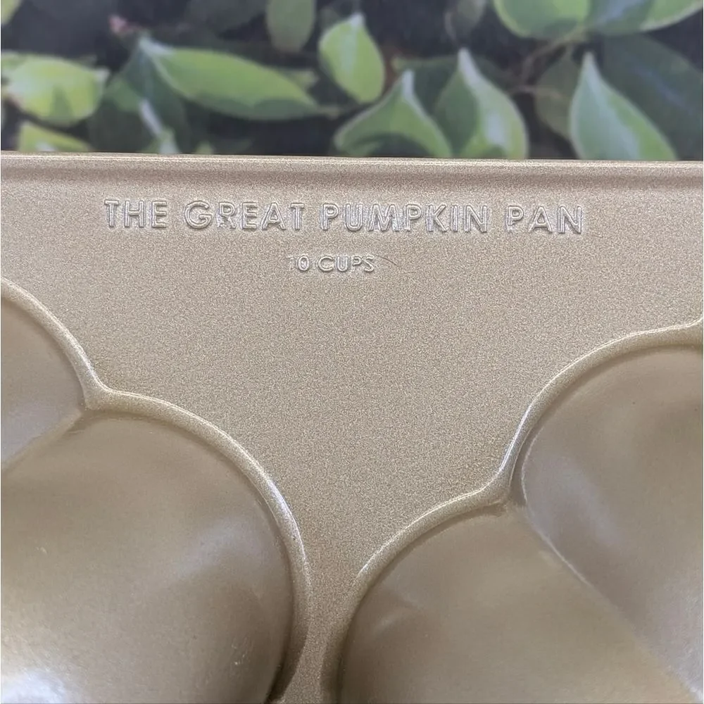 Nordic Ware Great Pumpkin Pan